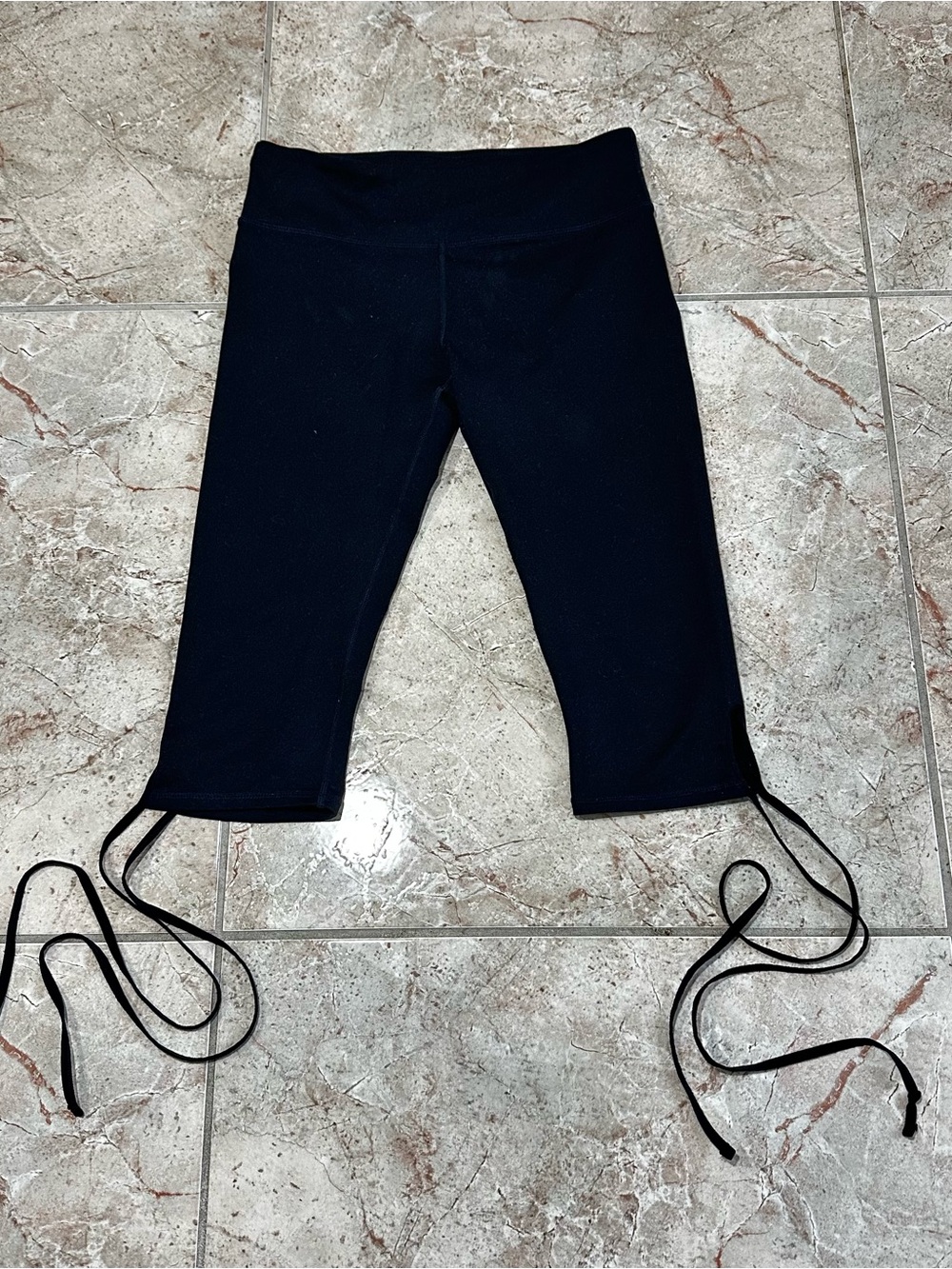 Black Ruched Tie Hem Capri Leggings Estimated Small